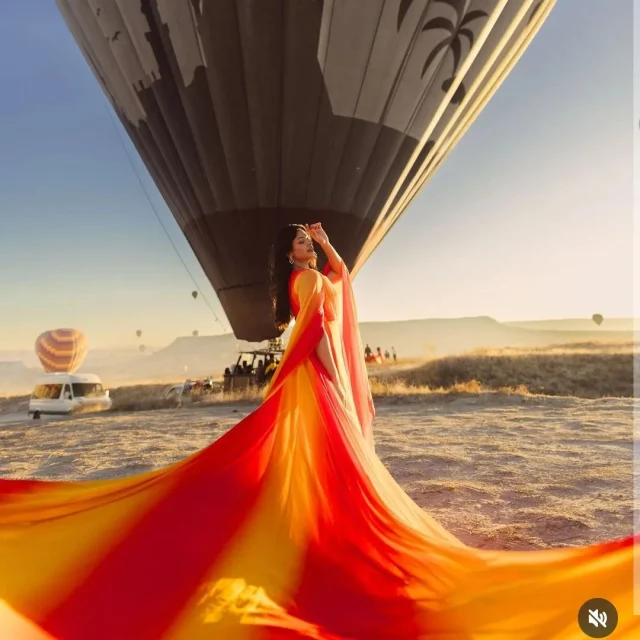 Forbes Top 100 Digital Stars '24, Alfiya Rahim Khan @alfiyakarimkhan_ looking absolutely stunning in our Fiery Orange and Yellow Ombre Pre-wedding Mega Trail Gown priced at INR 5,599. Thank you so much for this beautiful video shot at Cappadocia, Turkey! Get your dream pre-wedding dress at www.iwearmystyle.in and get it customised to your size, style and colour. #iwearmystyle #preweddinginspiration #preweddingshootmumbai #preweddingdresses #preweddjngchennai #preweddingdress #trailgowns #flyingtrailgown #flyinggowns #preweddingshootkolkata #prewedddingbangalore #preweddingoutdoor #preweddingshootmumbai #preweddingshootdelhi #preweddingphotography